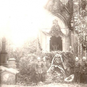 pokaż obrazek - Pogrzeb Izabelli Sobańskiej - 30.08.1934 r. Kaplica Tymowskich na Cmentarzu Parafialnym w Kobielach Wielkich.